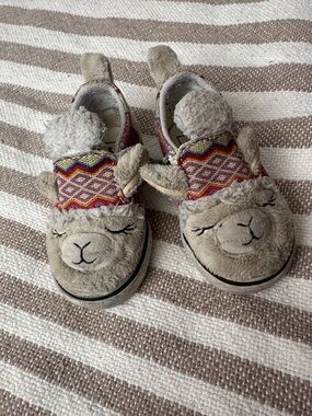 Vans Kids Plush Llama Slip-On Shoes in Beige with Multicolor Accent